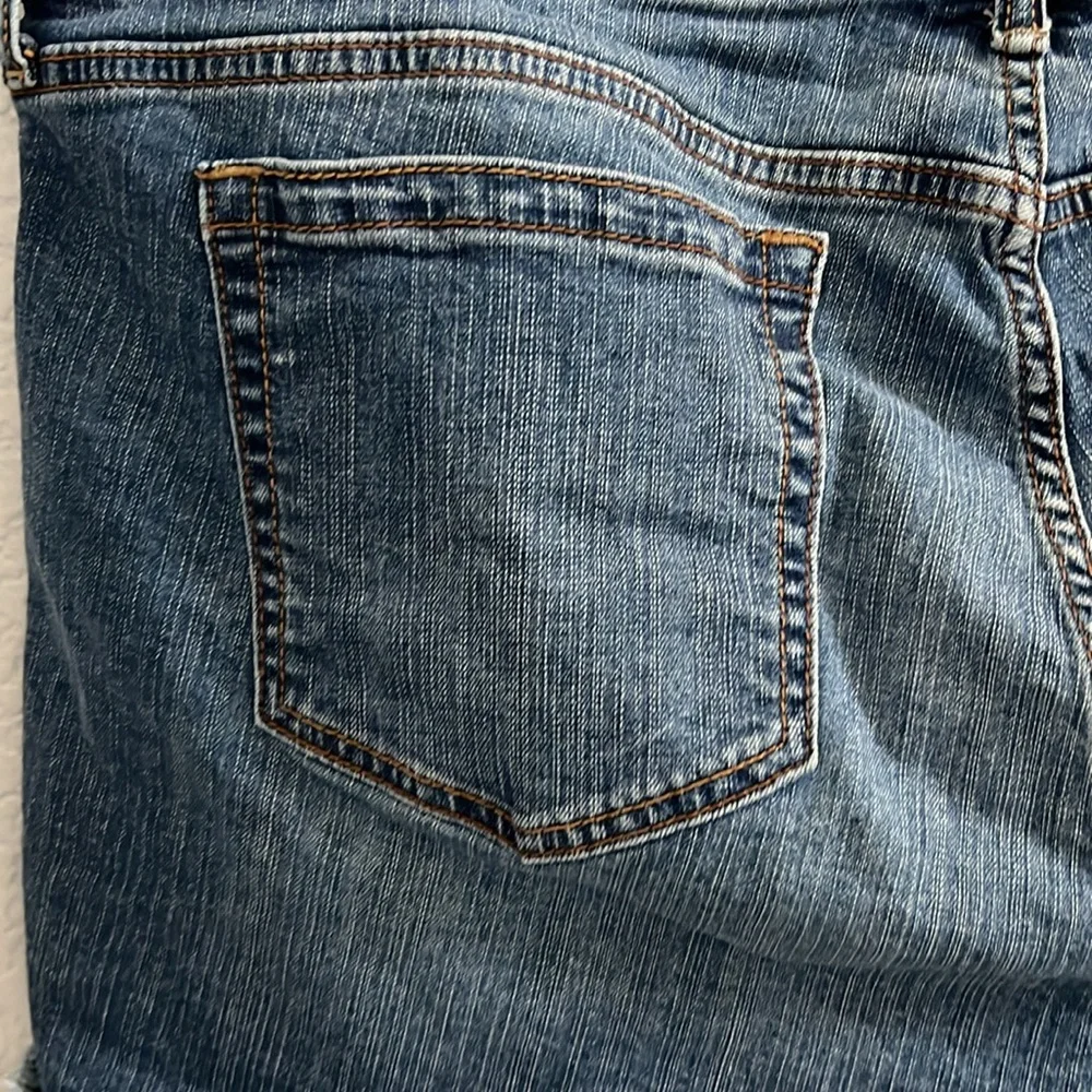 Torrid Super Soft Mid-Rise Denim Jeans Short Size 22 - Picture 5 of 6
